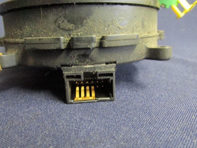 Lancia Thesis fekete színű, légzsák átvezető gyűrű