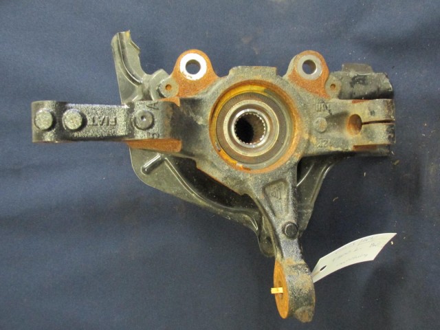 Fiat 500L 25 bordás bal első csonkállvány