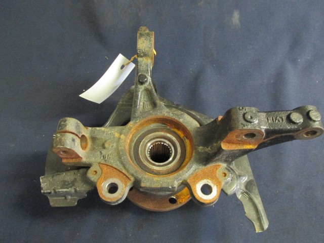 Fiat 500L 25 bordás bal első csonkállvány