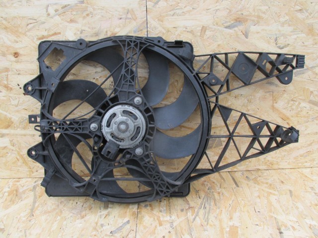 Fiat Bravo II. 1,4 benzin hűtőventilátor keret motorral 50515047