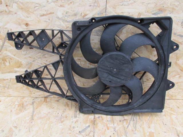 Fiat Bravo II. 1,4 benzin hűtőventilátor keret motorral 50515047