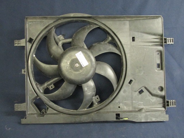 Fiat Grande Punto 1,2 benzin hűtőventilátor keret motorral 51797134
