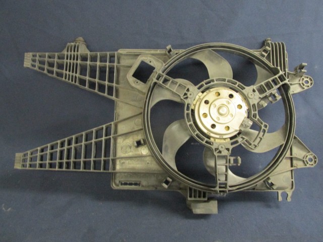 Fiat Punto III. 1,3 Diesel hűtőventilátor keret motorral 851600600