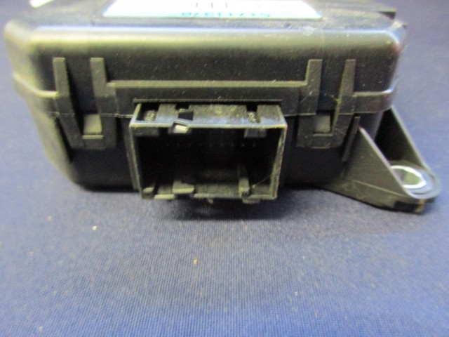 Fiat Stilo jobb oldali ablakemelő vezérlő 51711370