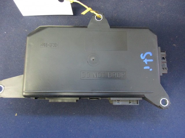 Fiat Stilo jobb oldali ablakemelő vezérlő 51711370