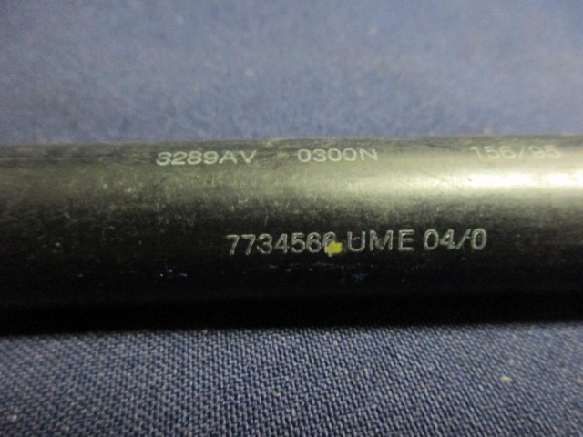 Fiat Punto I. 1993-1999 csomagtérajtó telszkóp 7734566