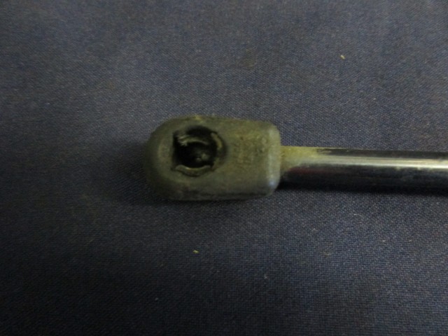 Fiat Bravo 2007-2014 csomagtérajtó teleszkóp 51751743