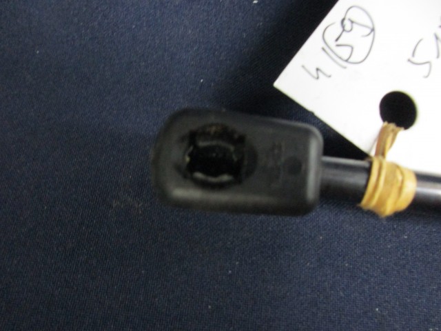 Lancia Ypsilon III. 51833625 számú csomagtérajtó teleszkóp