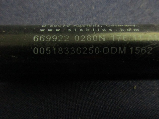 Lancia Ypsilon III. 51833625 számú csomagtérajtó teleszkóp