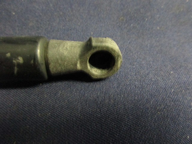 Fiat 500 cabrio 51859965 számú csomagtérajtó teleszkóp