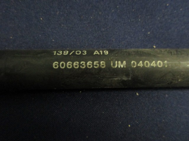 Lancia Thesis 60663658 számú motorháztető teleszkóp