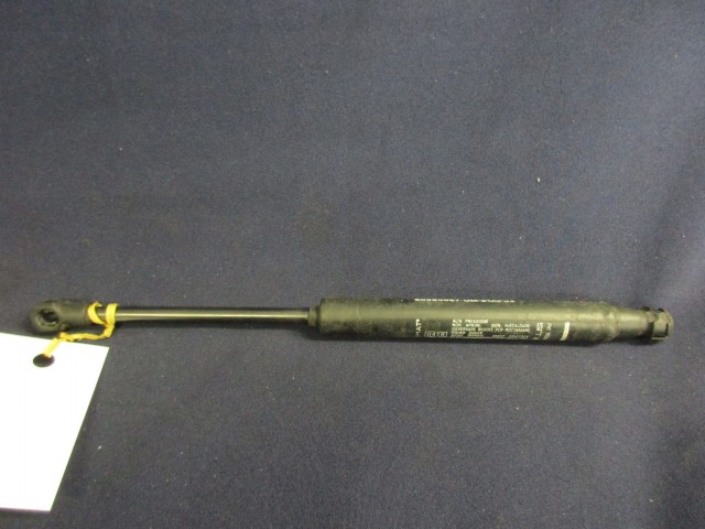 Alfa Romeo 159 limuzin  csomagtérajtó teleszkóp 60680087