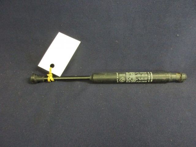 Alfa Romeo Spider 60694168 számú csomagtérajtó teleszkóp