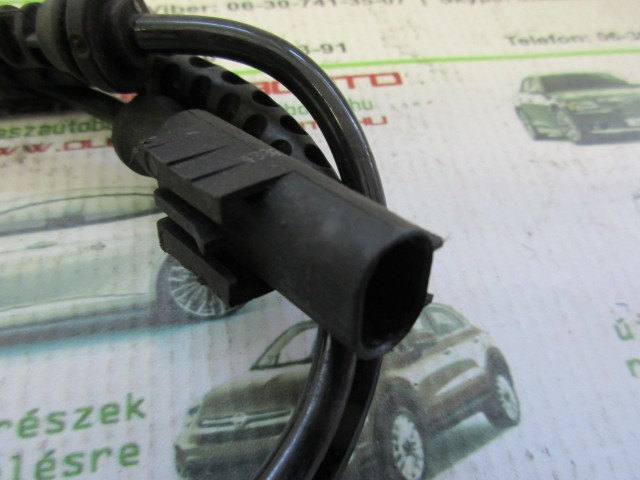 Fiat 500L első abs jeladó 0265008761