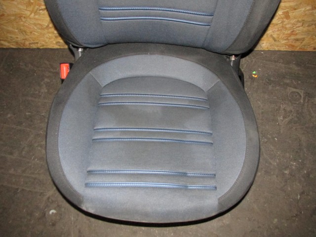 170606 Fiat Punto Evo bal első, szövet ülés