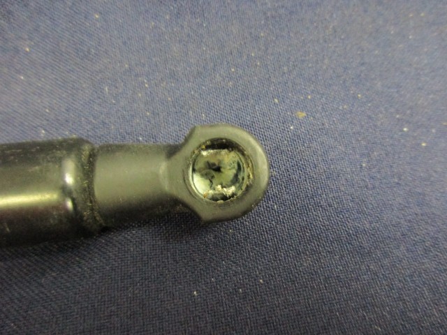 Ford Ka 51794232 számú, csomagtérajtó teleszkóp