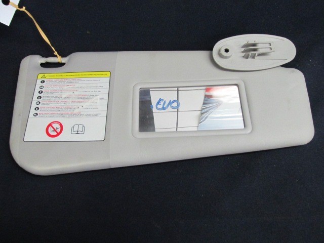 Fiat Grande Punto, Punto Evo szürke színű,tükrös, jobb oldali napellenző