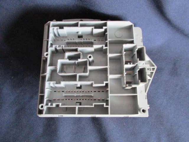 Fiat Punto 2003-2010  külső biztosíték tábla 46835595