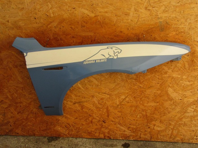 147645 Alfa Romeo 159 kék és fehér színű, jobb első sárvédő