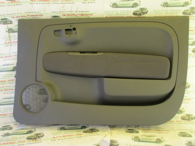 Kárpit212 Fiat 500 fekete színű, szövet, jobb első ajtókárpit