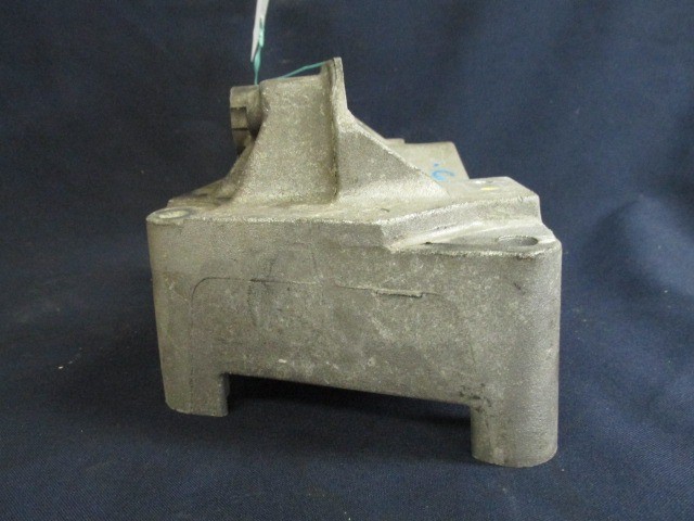 Fiat Grande Punto/ Punto Evo és Alfa Romeo Mito 55198565 számú motortartó alubak 