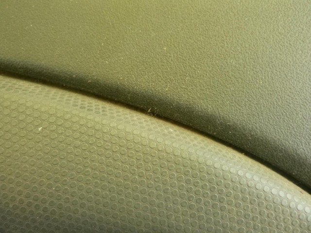 Kárpit497 Fiat Doblo III. szürke színű, műanyag, bal első ajtókárpit