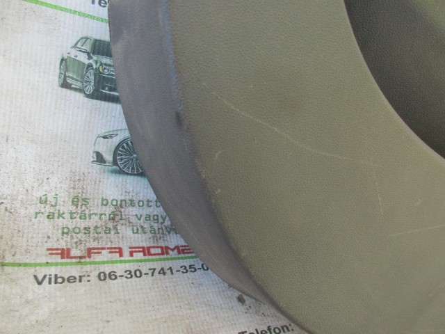 11196 Fiat 500 fekete színű, bőr, bal első ajtókárpit