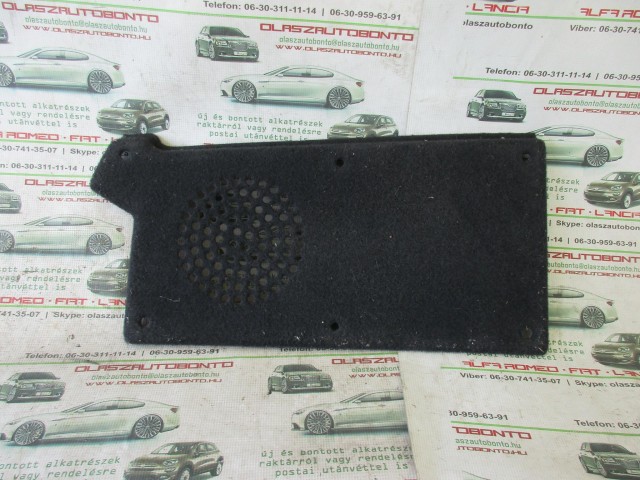 Alfa Romeo Gt csomagtartó  hangszóró műanyag borítás