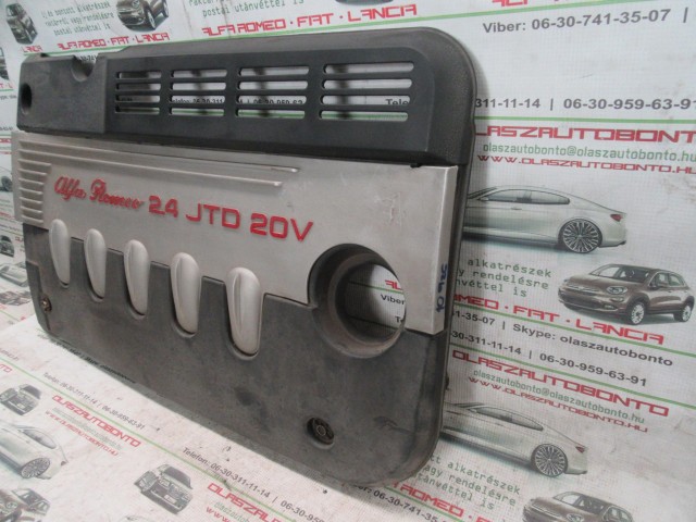 10926 Alfa Romeo 156, 166 2,4 20v Diesel motorburkolat, a képen látható sérüléssel!