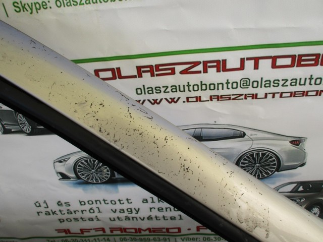 11902 Alfa Romeo 156 arany metál színű, jobb első ajtó