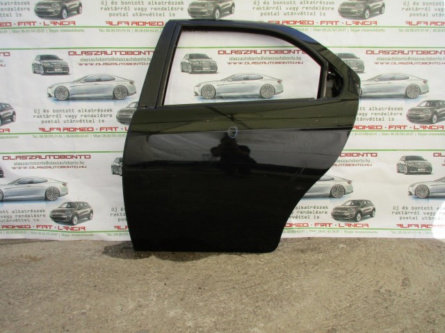 11977 Alfa Romeo 156 sedan fekete színű, bal hátsó ajtó
