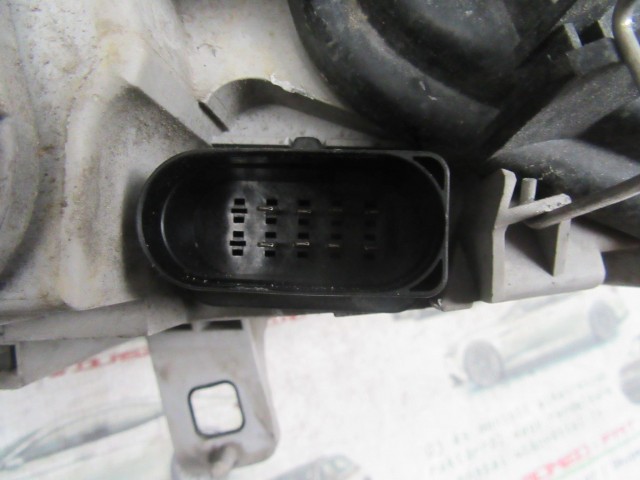 12466 Alfa Romeo 147 2000-2005 bal első lámpa a képen látható sérüléssel