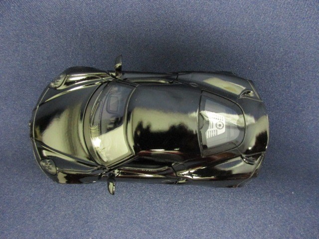 Alfa Romeo 4C fekete színű modell autó