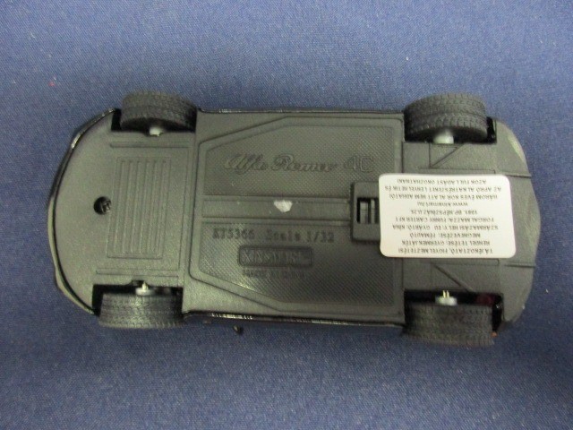 Alfa Romeo 4C fekete színű modell autó