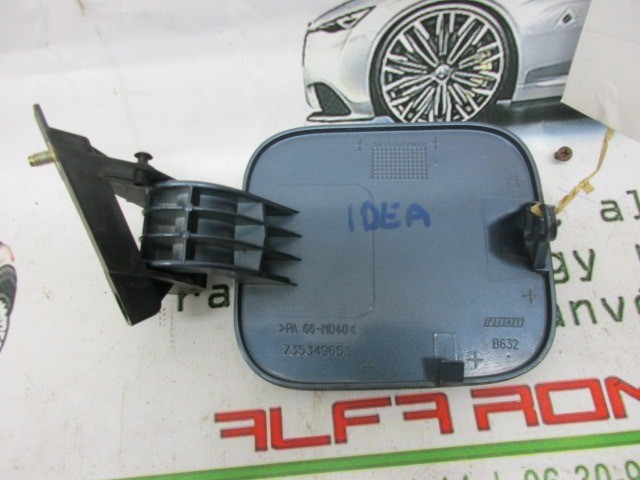 Fiat Idea kék színű tankajtó