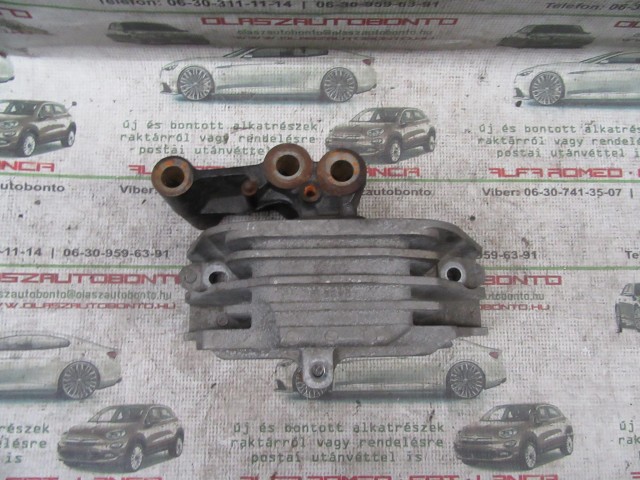 Fiat Freemont 2,0 Jtd motortartó bak