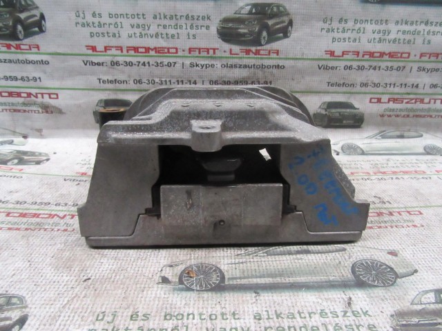 Fiat Freemont 2,0 Jtd motortartó bak