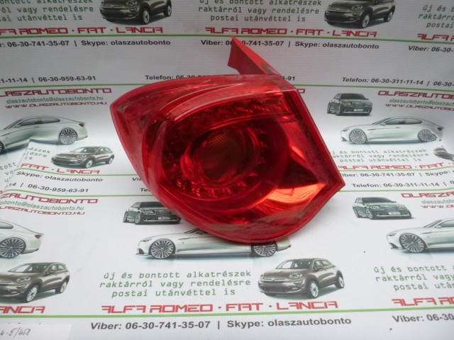Alfa Romeo Giulietta bal hátsó lámpa, a képen látható hibával
