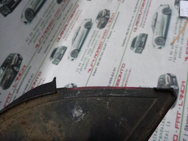 Fiat Grande Punto jobb hátsó alsó lámpa, a képen látható sérüléssel