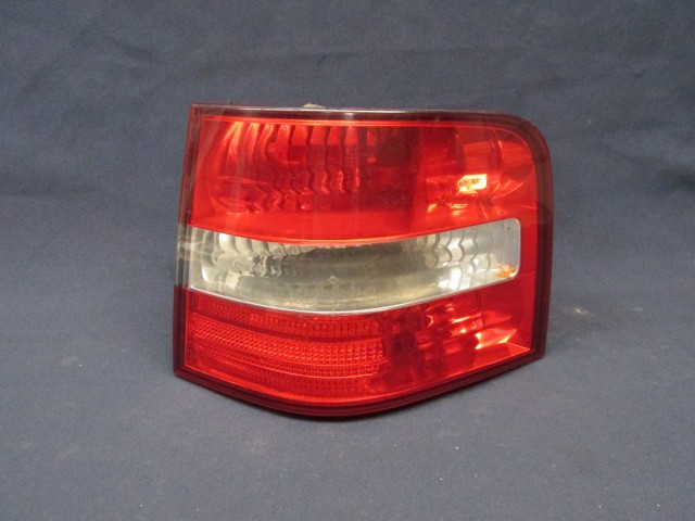 Fiat Stilo kombi jobb hátsó külső lámpa, a képen látható sérüléssel