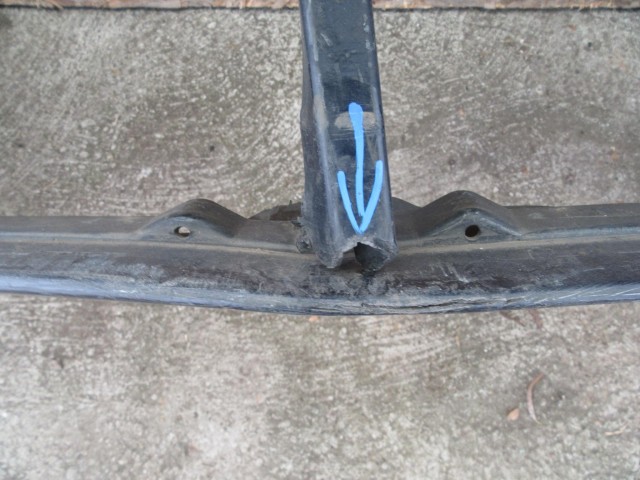 15608 Alfa Romeo 156 1997-2003 első lökhárító a képen látható sérüléssel