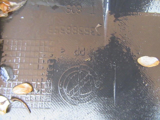 15634 Fiat Doblo 2005-2009 első lökhárító, a képen látható sérüléssel 735417815