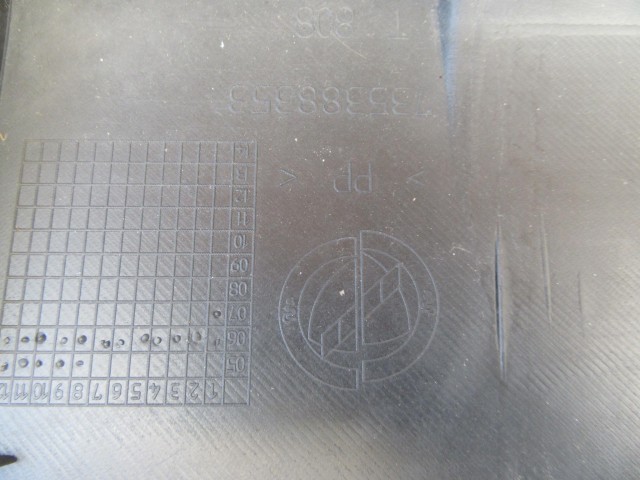 15635 Fiat Doblo 2005-2009 első lökhárító, a képen látható sérüléssel 735417815