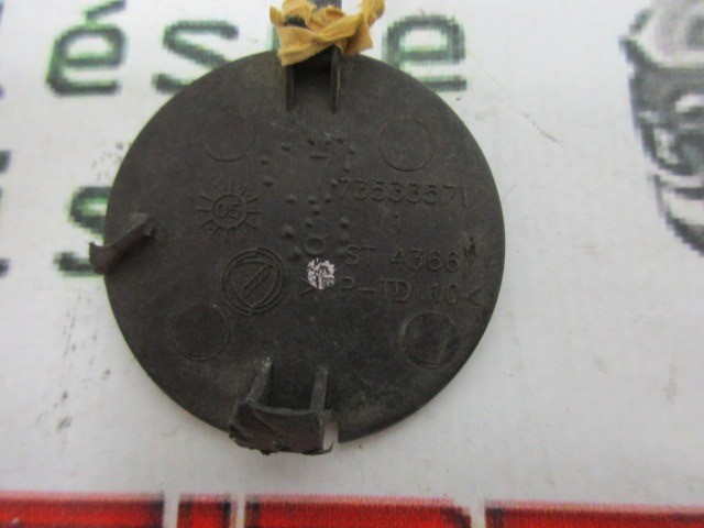 Fiat Grande Punto 735417226 számú, hátsó vonószem takaró