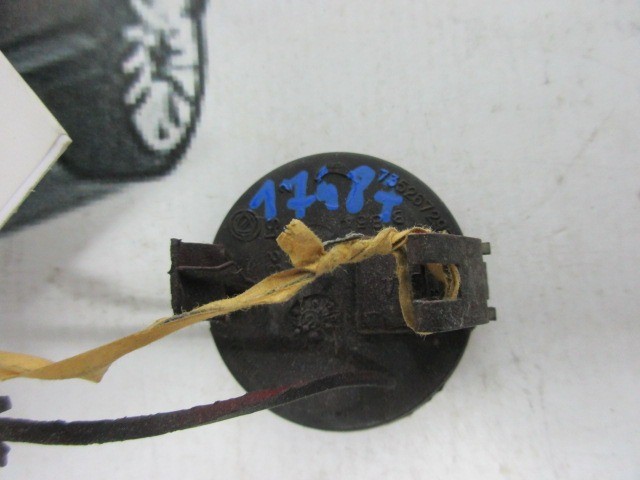 17487 Alfa Romeo 147 2000-2005 első vonószem takaró 735290492