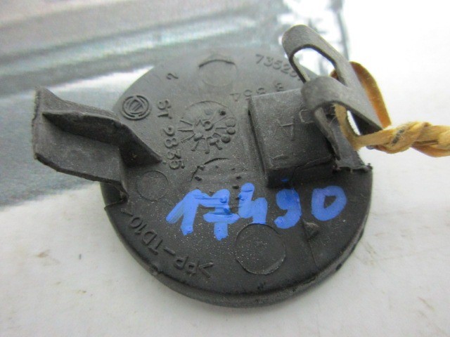 17490 Alfa Romeo 147 2000-2005 első vonószem takaró 735290492