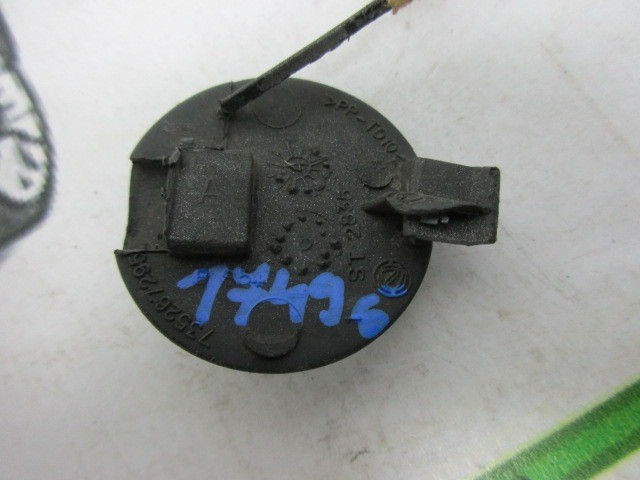 17496 Alfa Romeo 147  2000-2005 első vonószem takaró 735290492