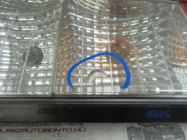 Fiat Doblo I. bal hátsó lámpa a képen látható sérüléssel 40610999