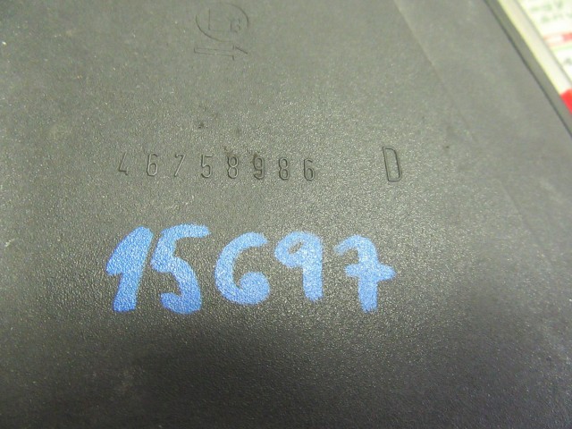 Fiat Stilo kombi 46758986 számú, jobb hátsó külső lámpa a képen látható sérüléssel