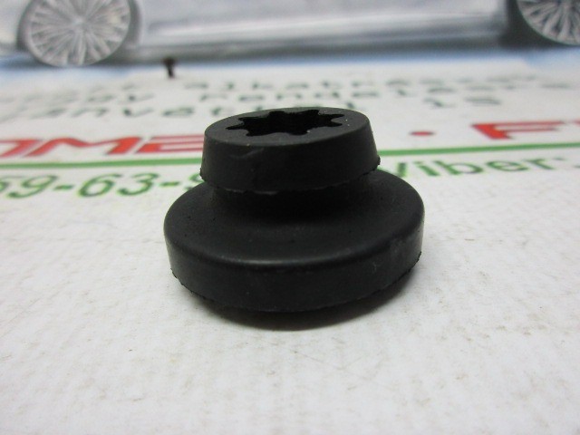 Alfa Romeo, Fiat, Lancia gyári új légszűrőház tartó gumibak 7786064